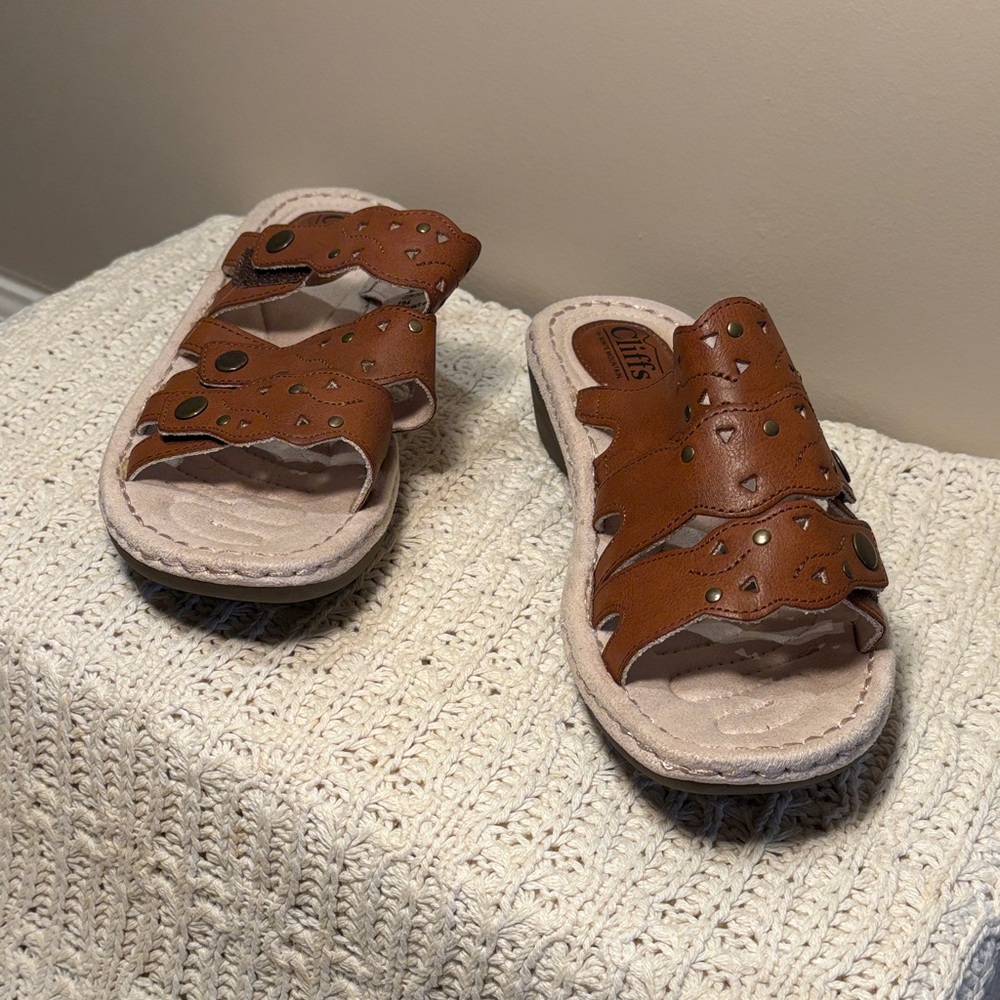 Cliffs by WHITE MOUNTAIN Brown Sandals